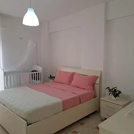 Cozy By The Sea With Terrace Vlorë